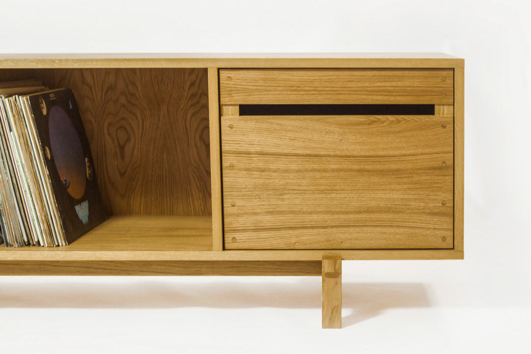 Turntable & vinyl record storage cabinet